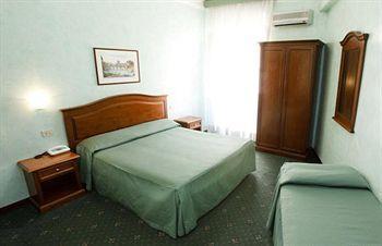 Hotel Adriatic Roma