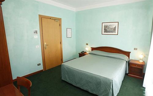 Hotel Adriatic Roma